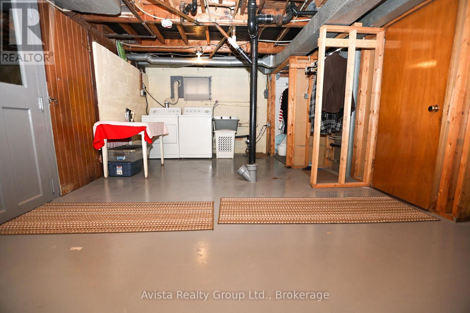 426 Christina Street E Property Photo 28
