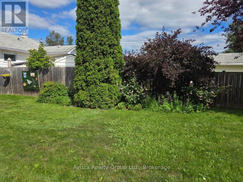 426 Christina Street E Property Photo 32