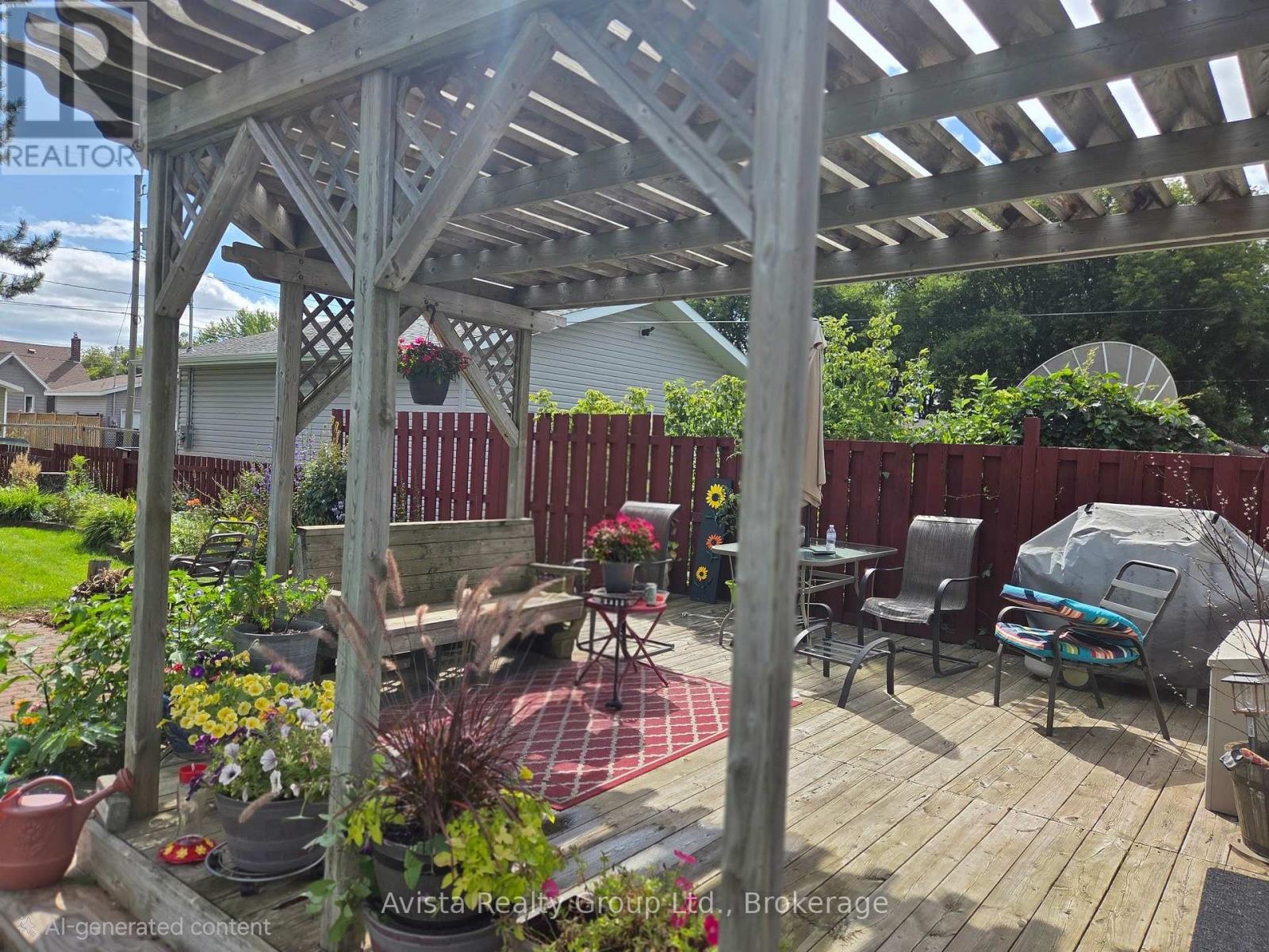 426 Christina Street E Property Photo 35
