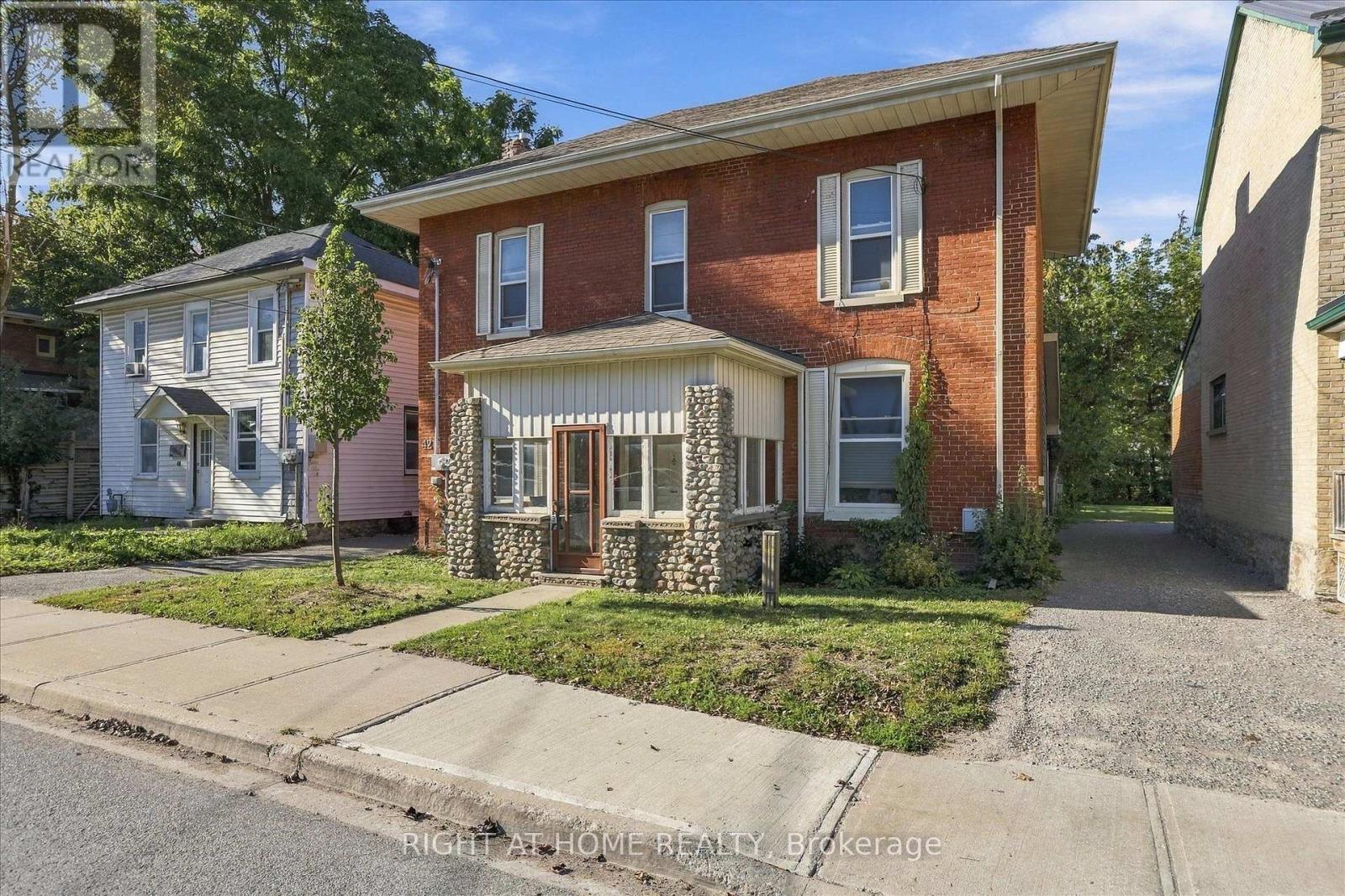 42 Wellington Street Property Photo 3