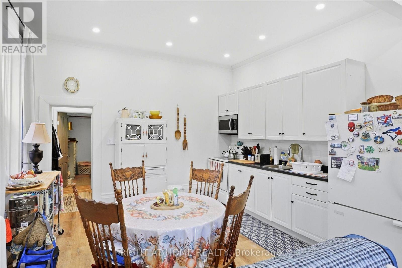 42 Wellington Street Property Photo 5