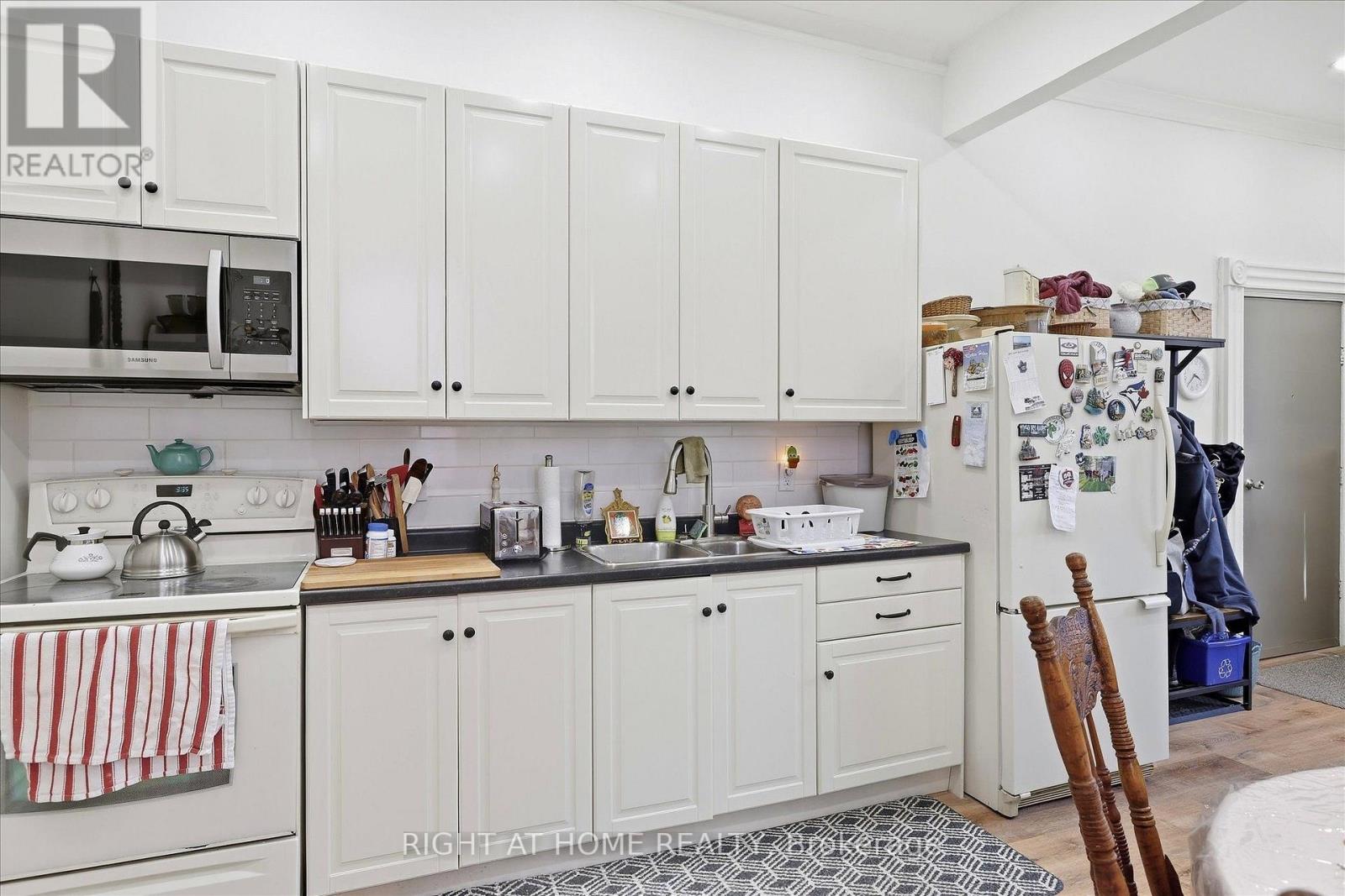 42 Wellington Street Property Photo 7