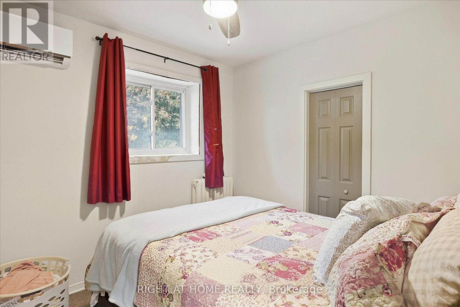 42 Wellington Street Property Photo 11