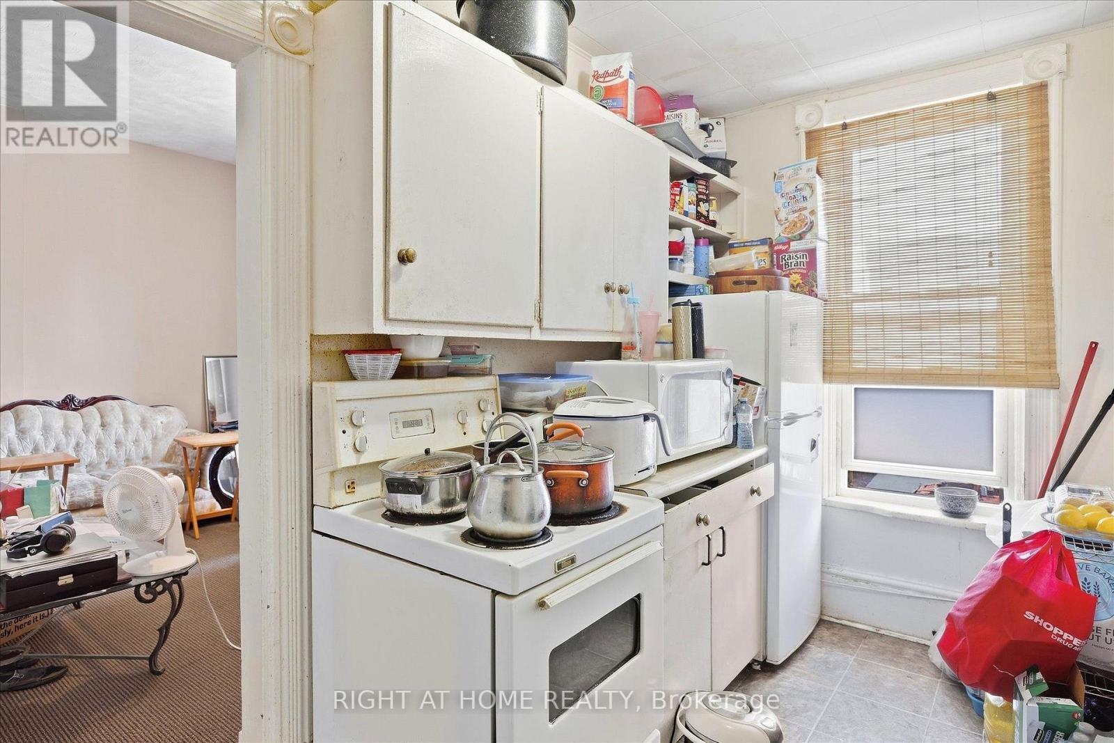 42 Wellington Street Property Photo 17