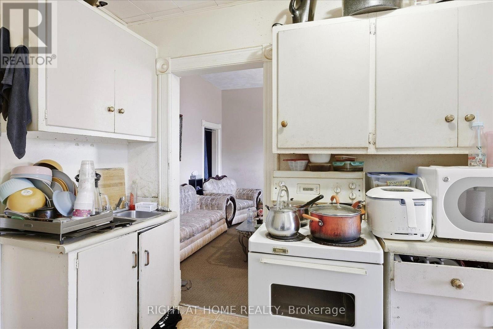 42 Wellington Street Property Photo 18