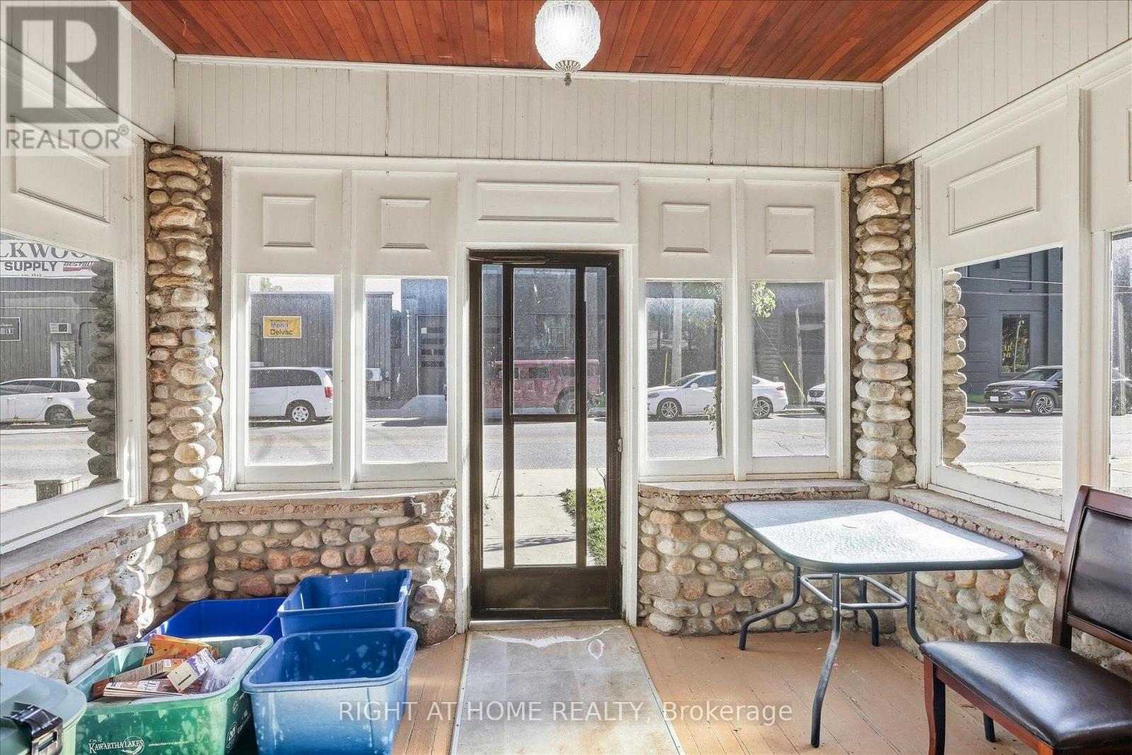 42 Wellington Street Property Photo 19