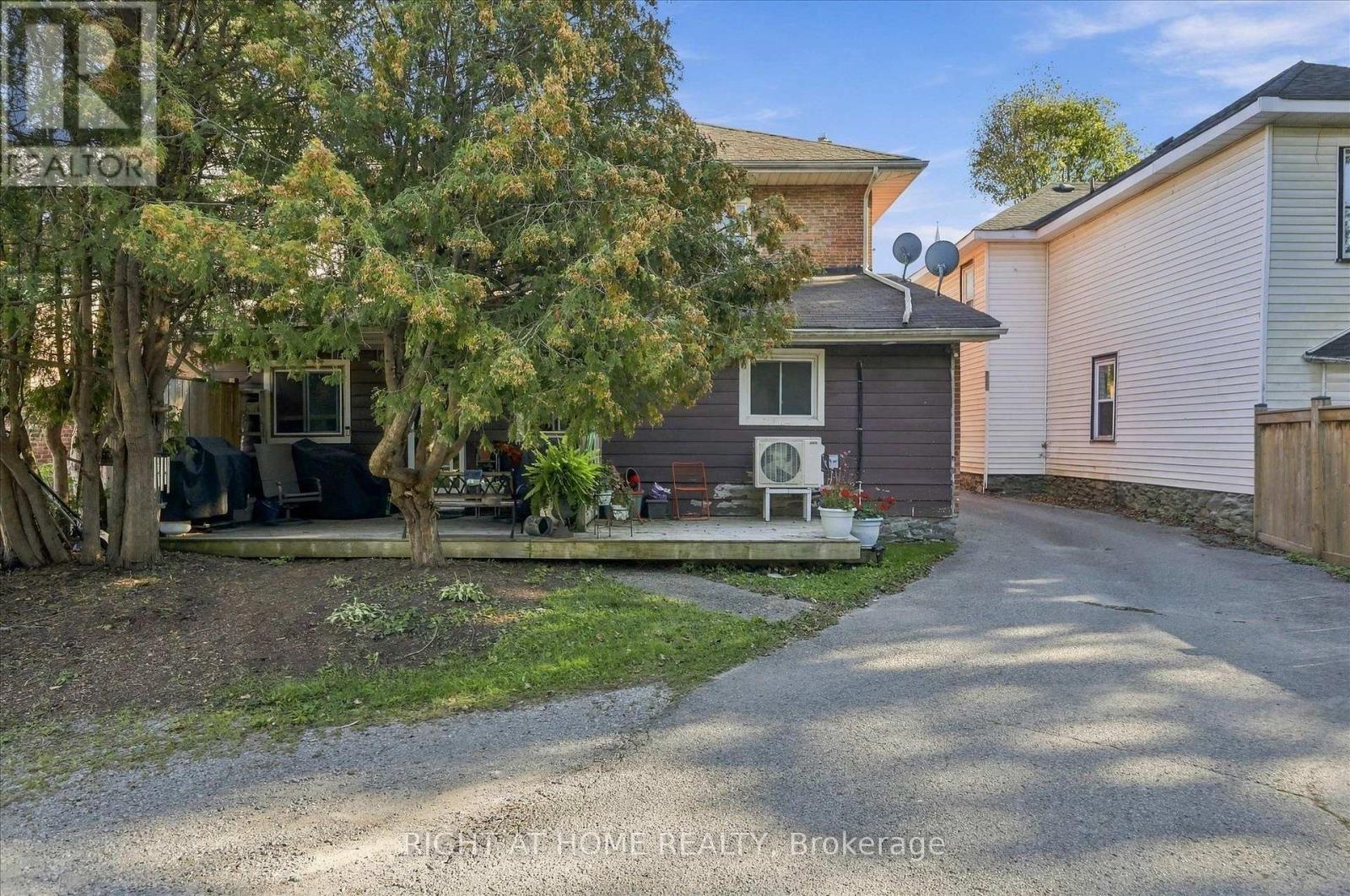 42 Wellington Street Property Photo 22