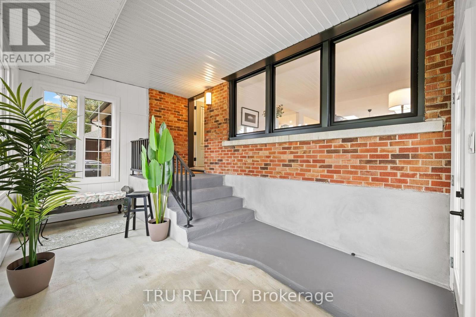 2110 Honeywell Avenue Property Photo 6