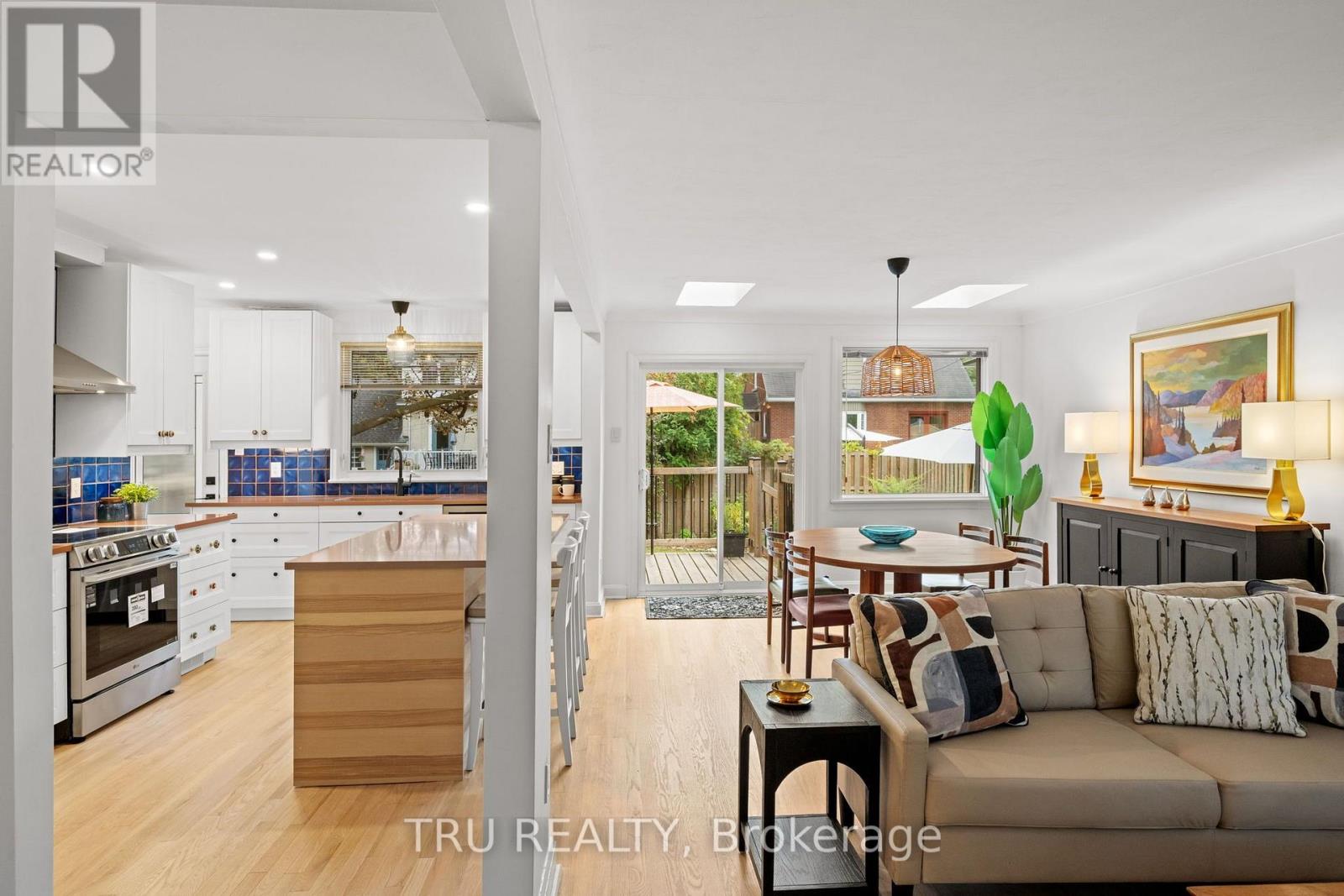 2110 Honeywell Avenue Property Photo 8