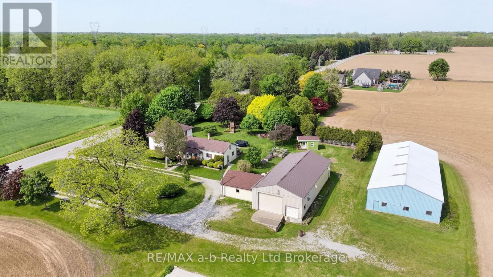 1813 Norfolk County 19 Road W Property Photo 1