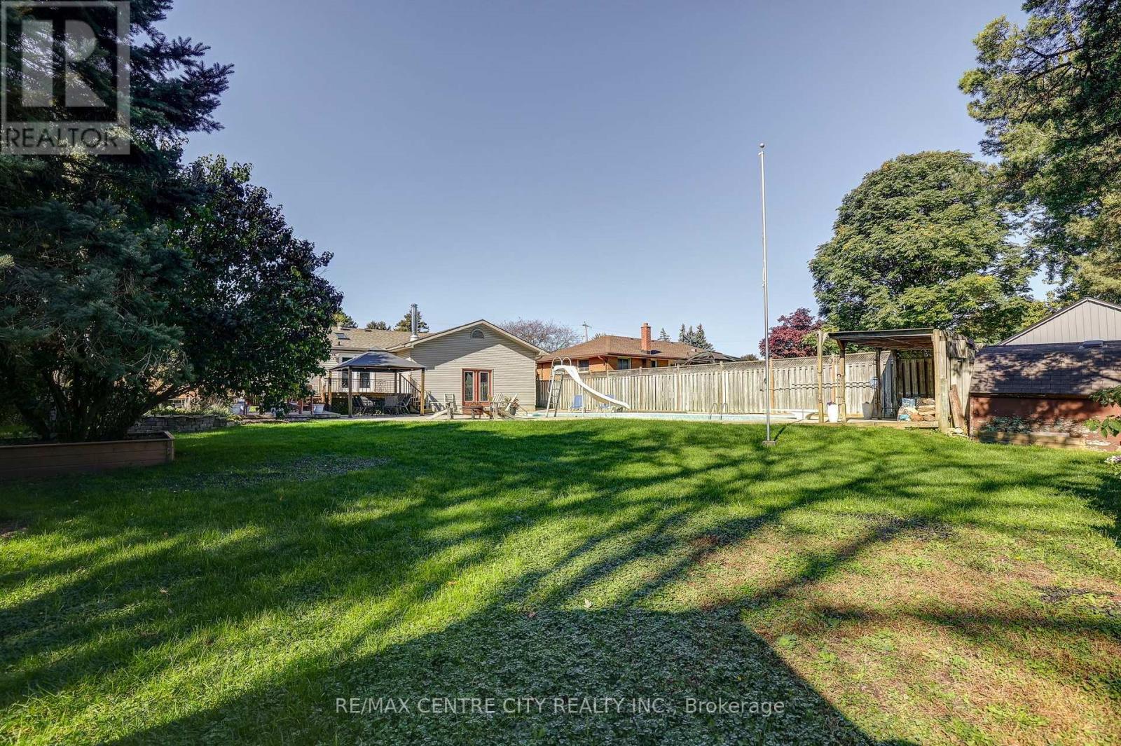 68 Lois Avenue Property Photo 7