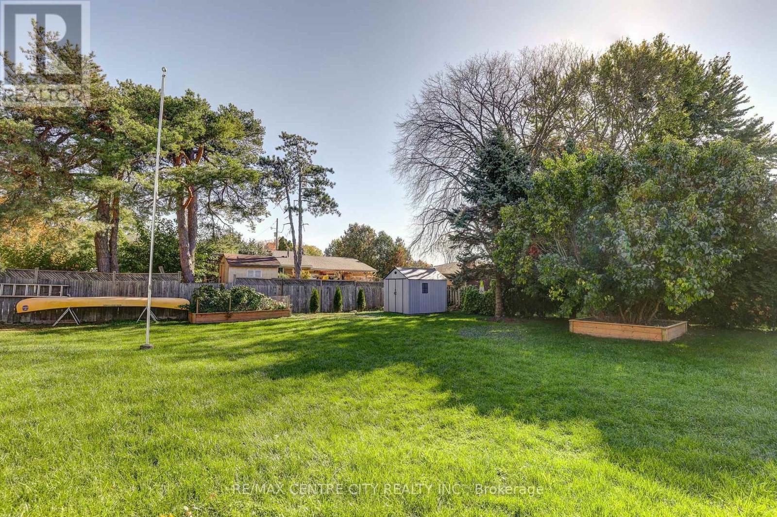 68 Lois Avenue Property Photo 9
