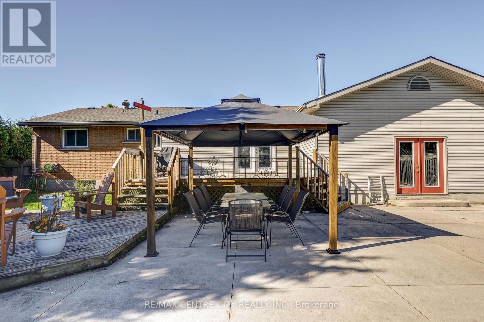 68 Lois Avenue Property Photo 13