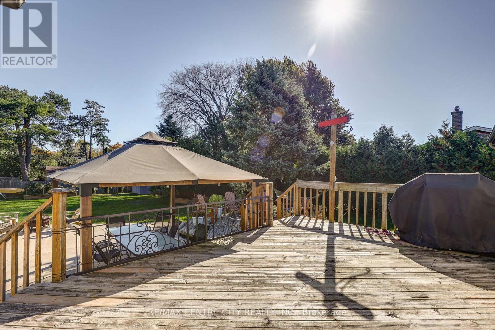 68 Lois Avenue Property Photo 16