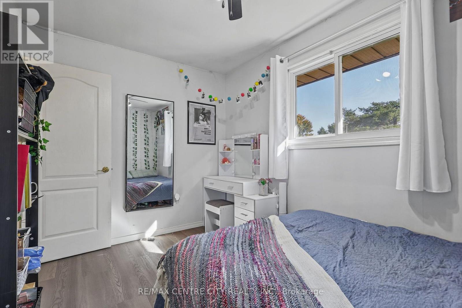 68 Lois Avenue Property Photo 37
