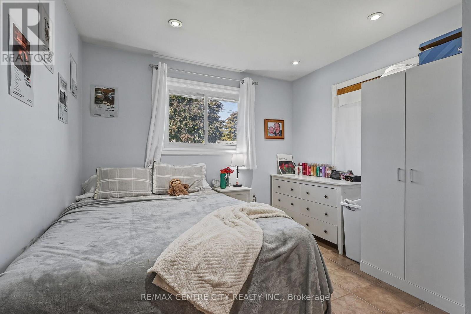 68 Lois Avenue Property Photo 38