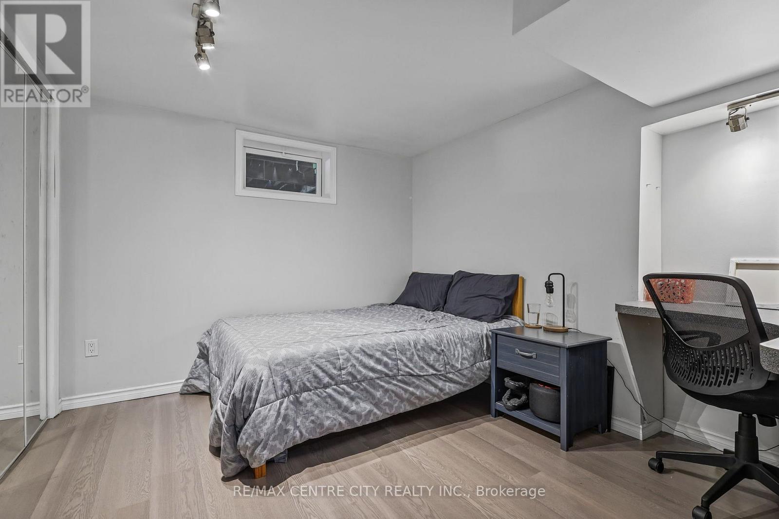68 Lois Avenue Property Photo 45