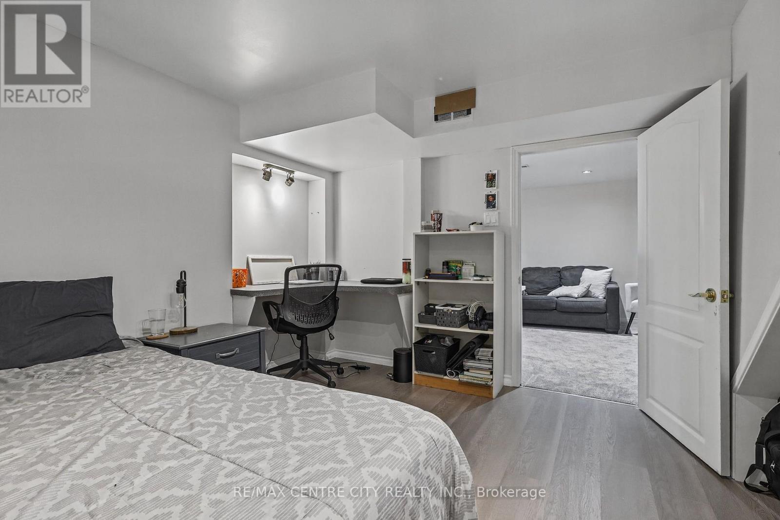 68 Lois Avenue Property Photo 46