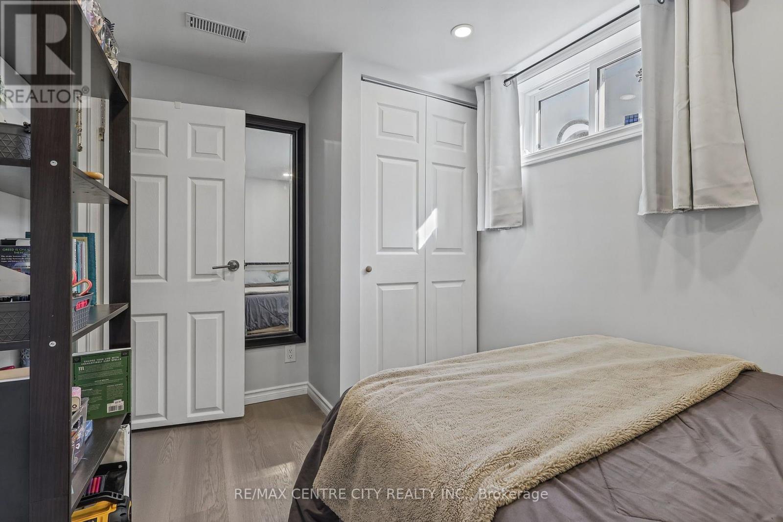 68 Lois Avenue Property Photo 48