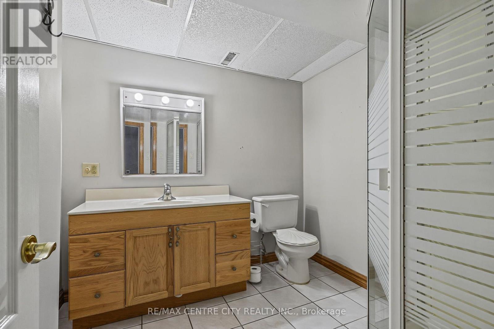 68 Lois Avenue Property Photo 49