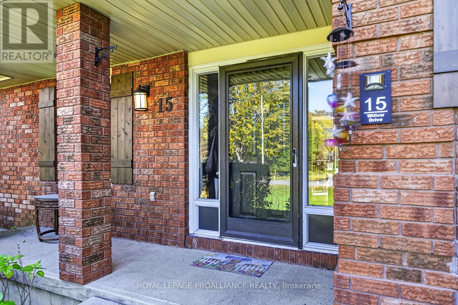 15 Willow Drive Property Photo 2