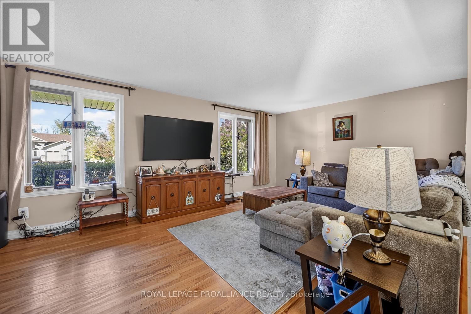 15 Willow Drive Property Photo 6