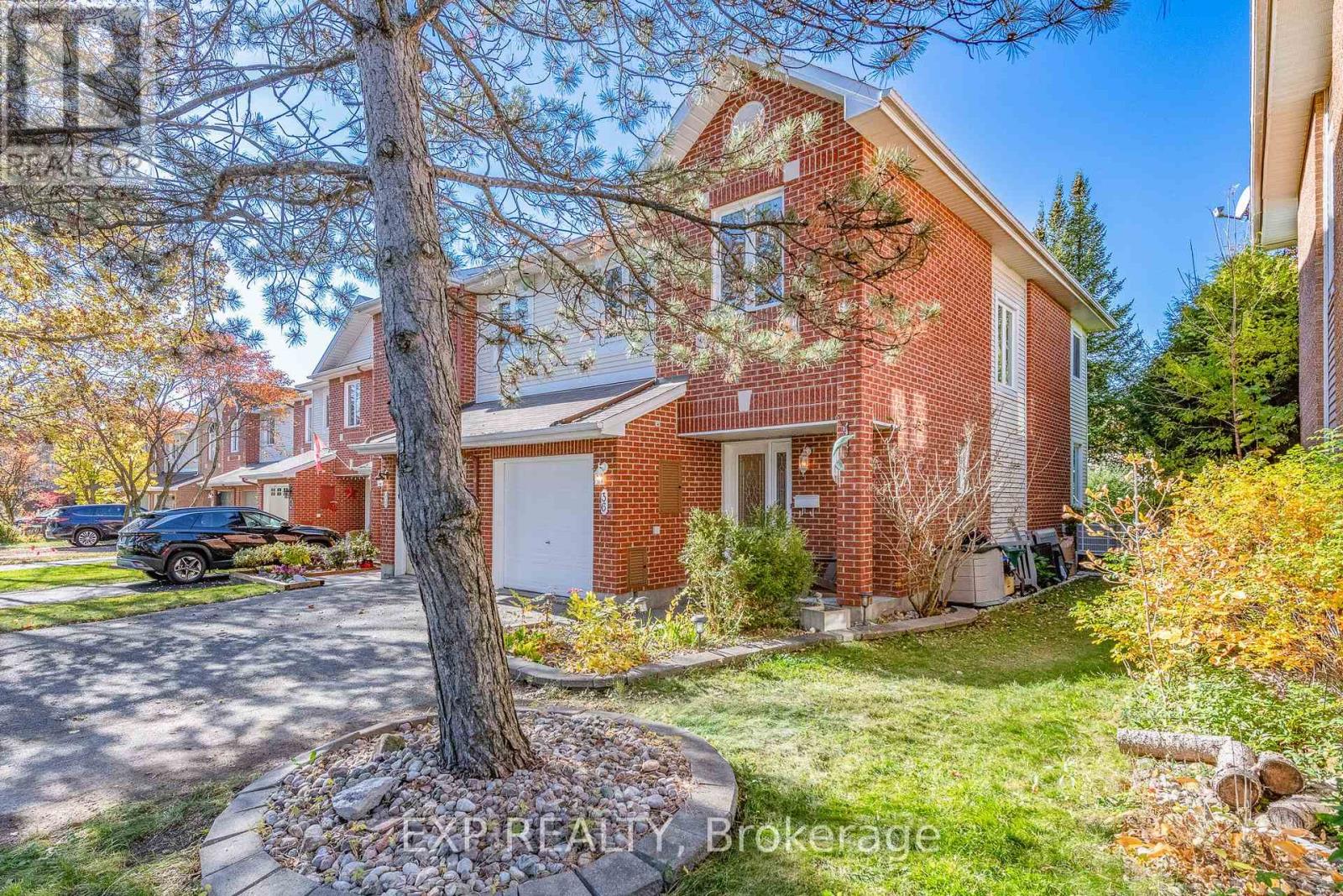 36 Meadowbreeze Drive Property Photo 3