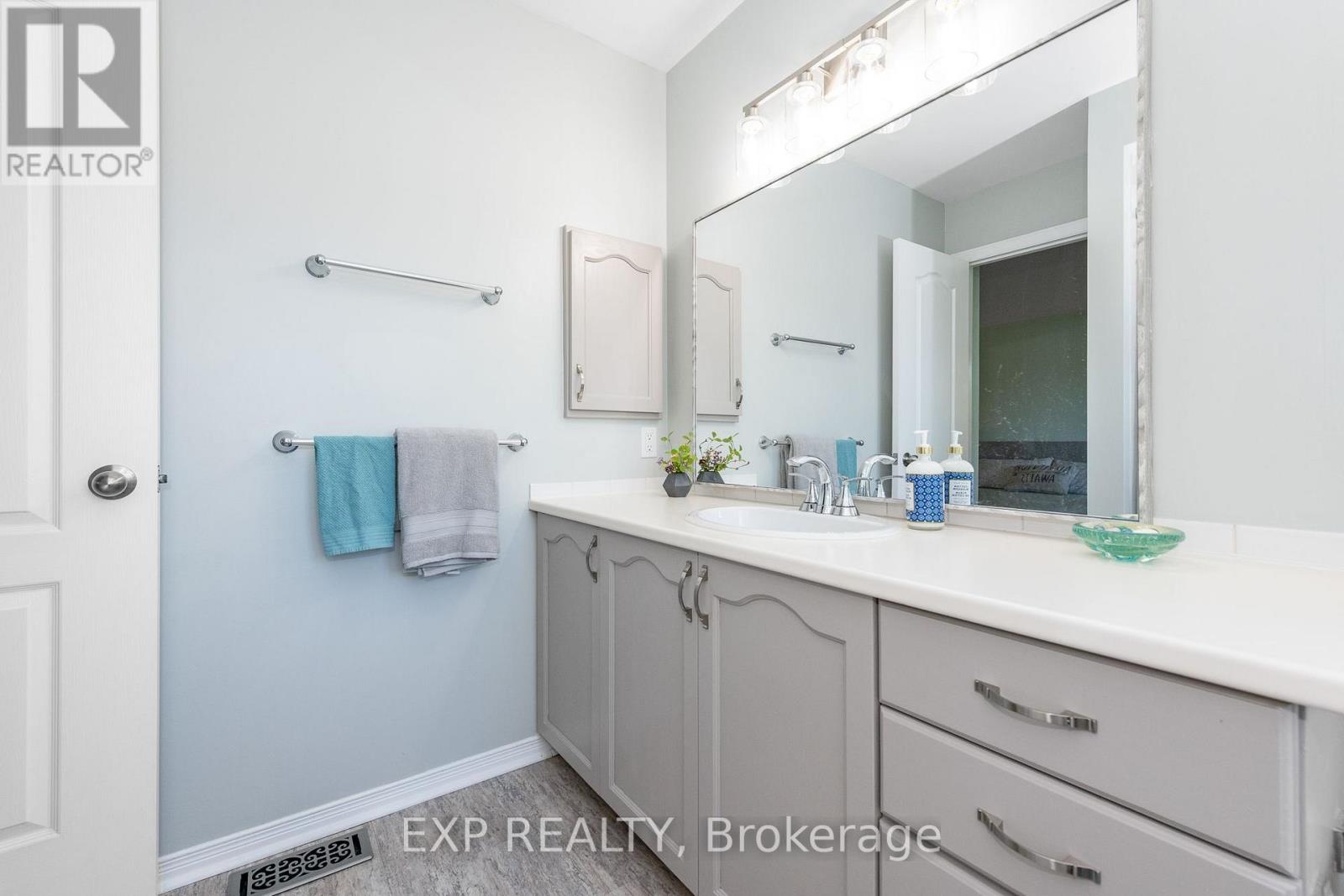 36 Meadowbreeze Drive Property Photo 27