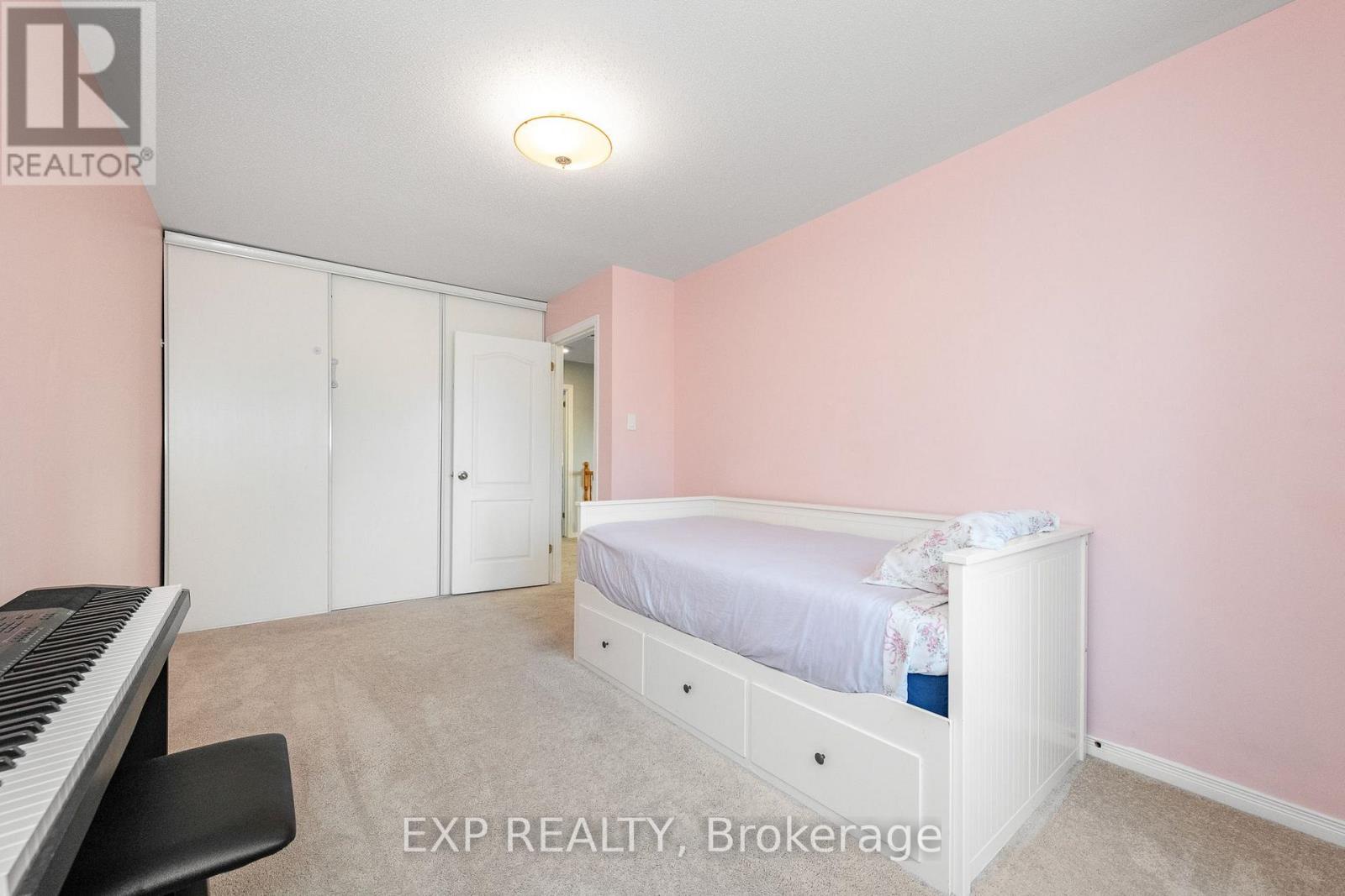 36 Meadowbreeze Drive Property Photo 29