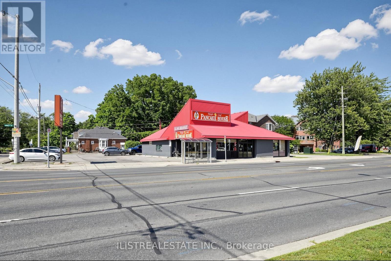 1520 Main Street W Property Photo 8