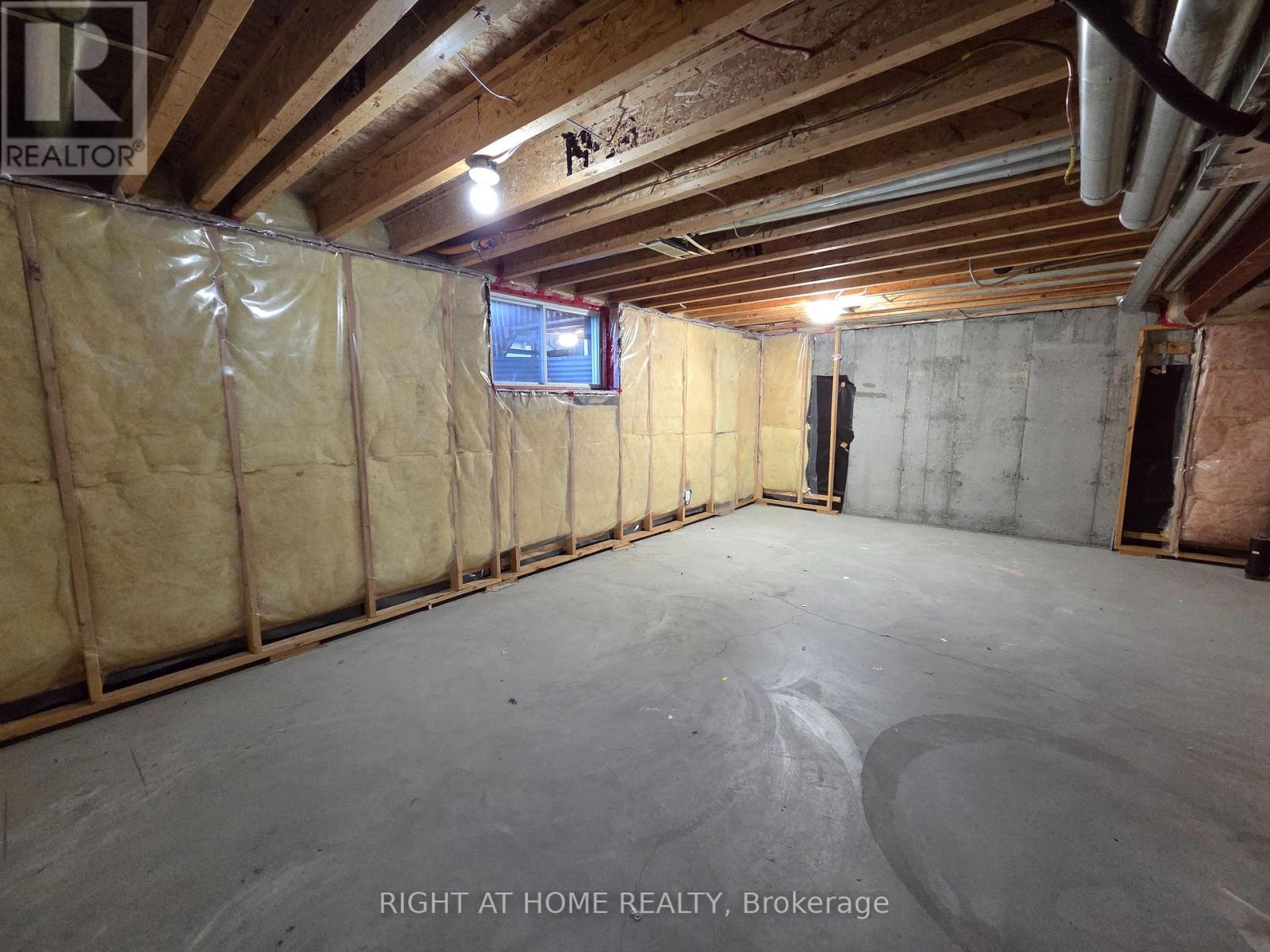 229 Leamington Way Property Photo 21