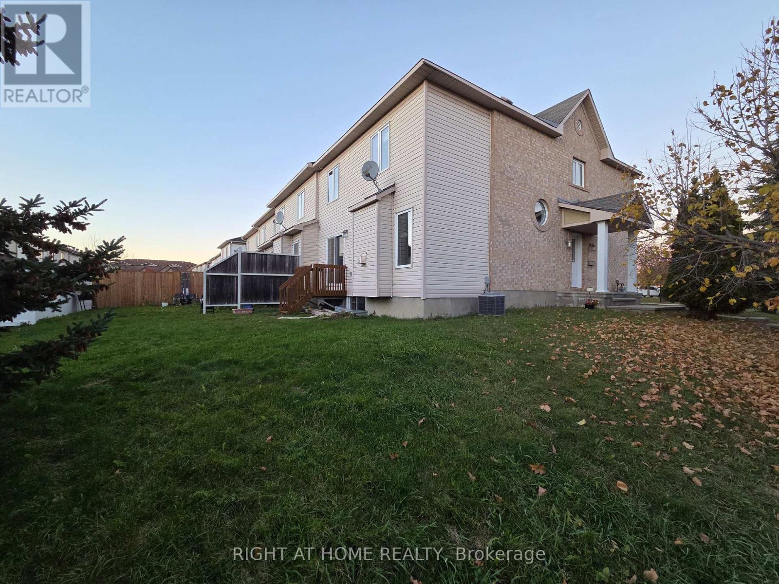 229 Leamington Way Property Photo 22