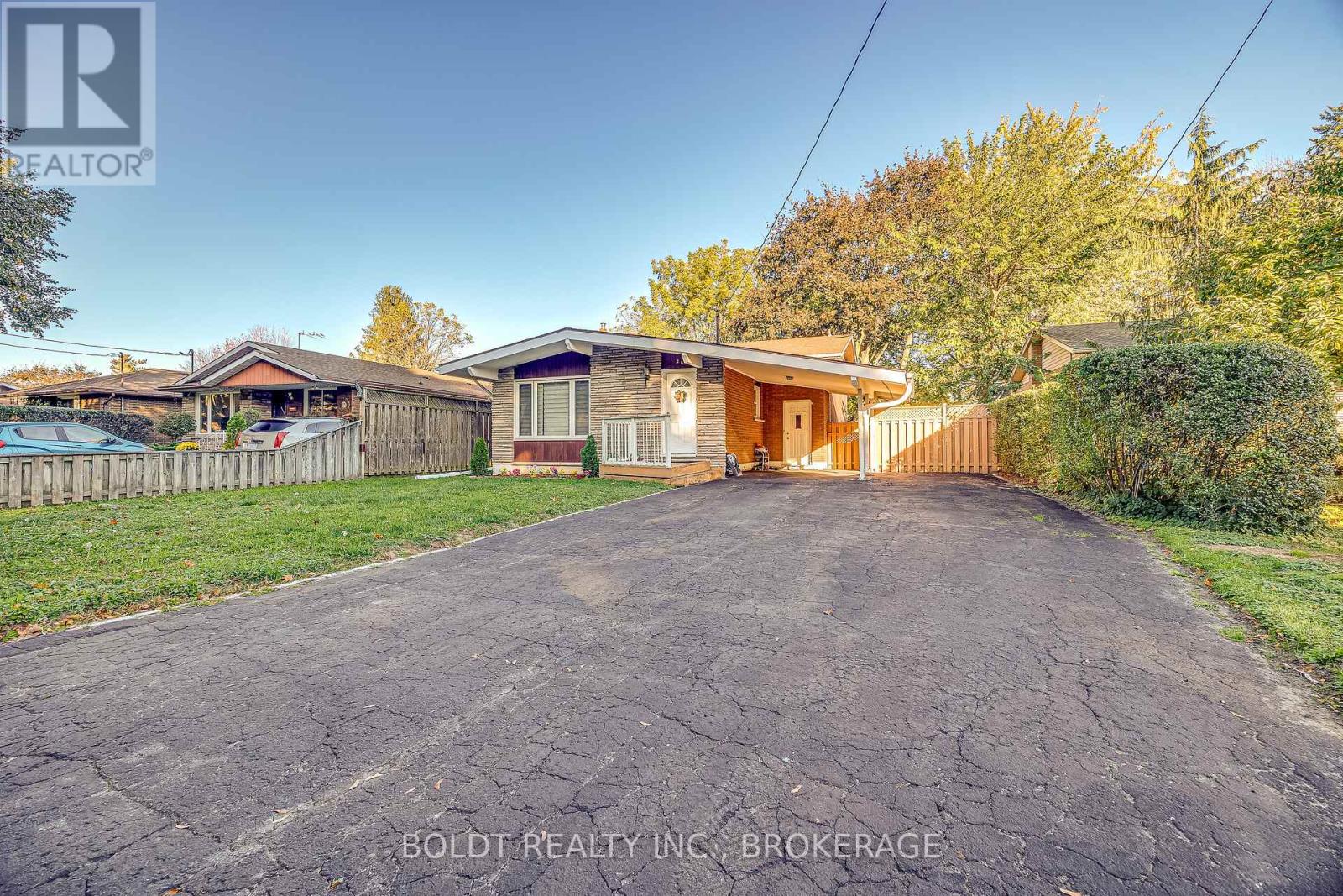 26 Leaside Drive Property Photo 1