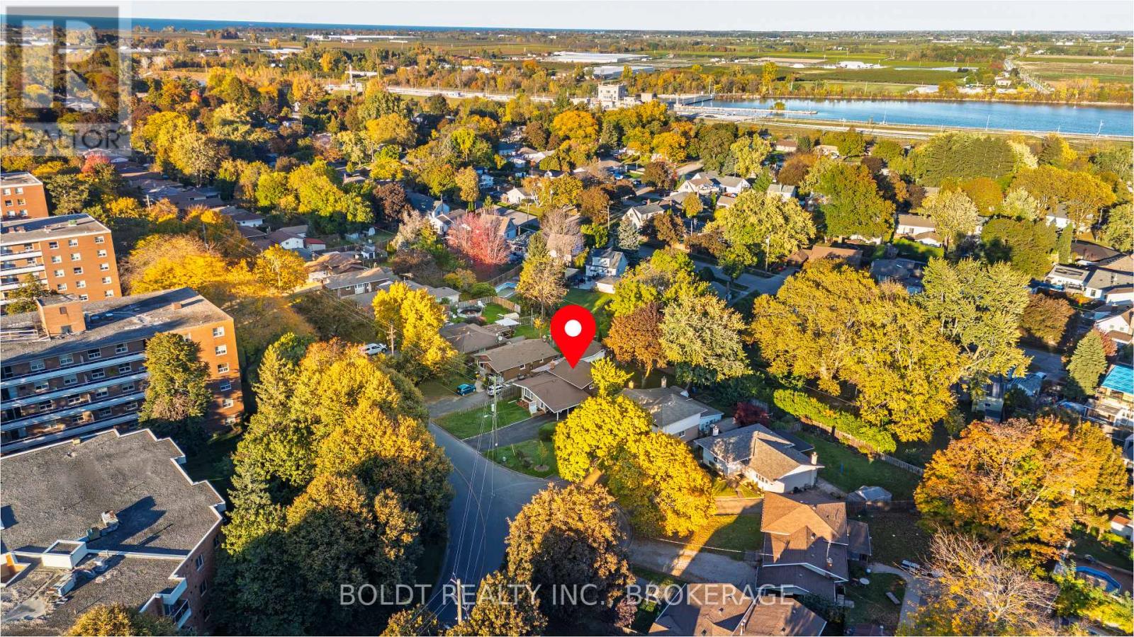 26 Leaside Drive Property Photo 33