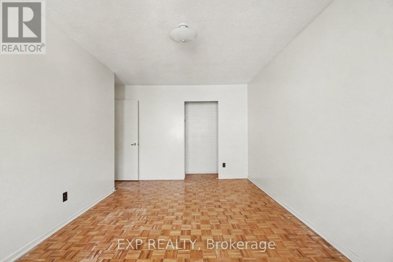 20 - 2300 Ogilvie Road Property Photo 5