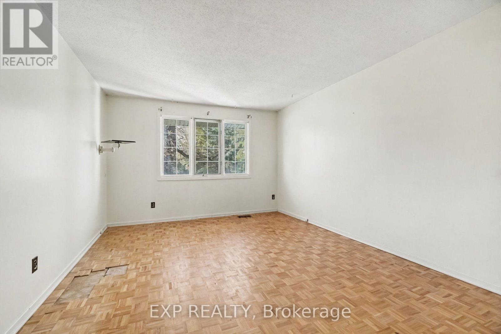 20 - 2300 Ogilvie Road Property Photo 6