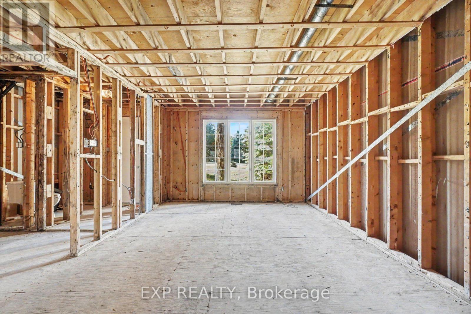 20 - 2300 Ogilvie Road Property Photo 10