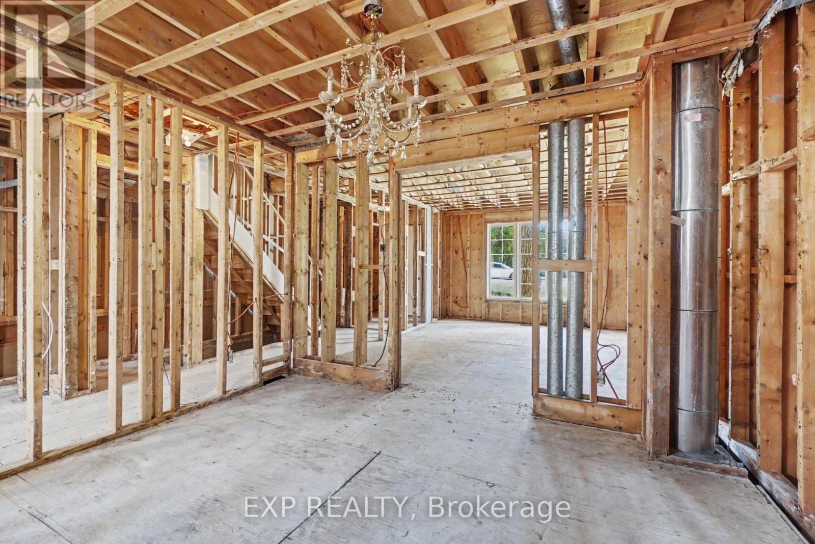 20 - 2300 Ogilvie Road Property Photo 11