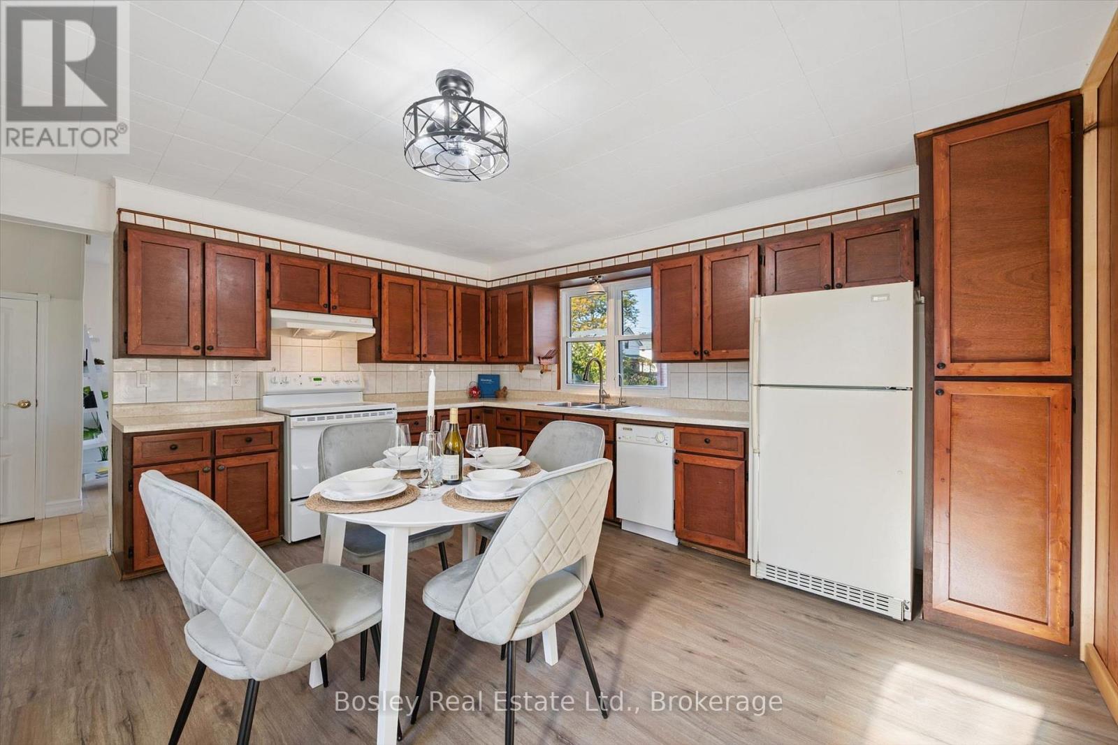 31 Jane Street Property Photo 8