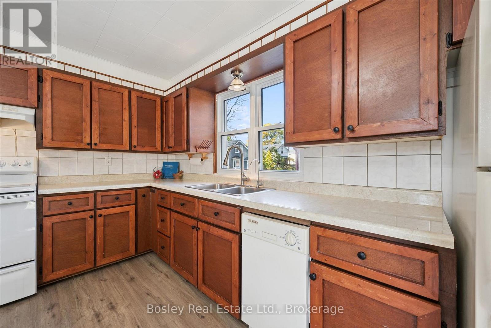 31 Jane Street Property Photo 9