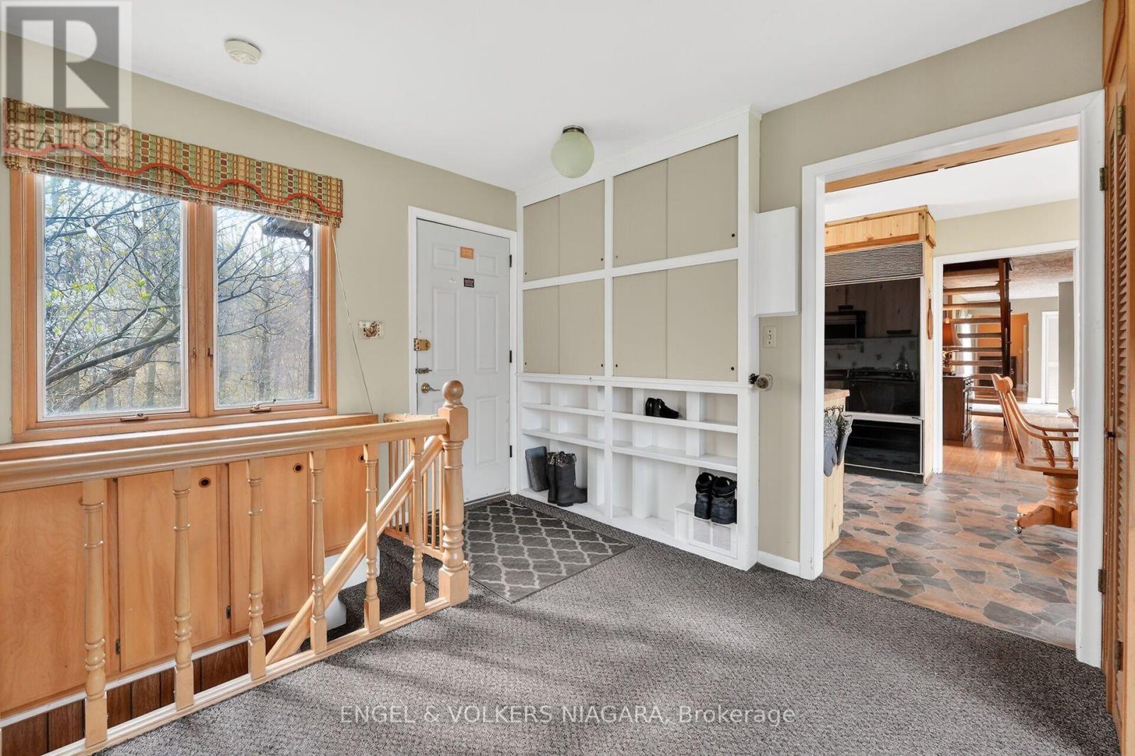 41 Park Road S Property Photo 10