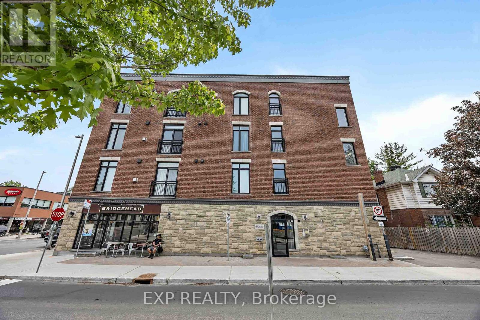 305 - 6 GROVE AVENUE Property Photo 1