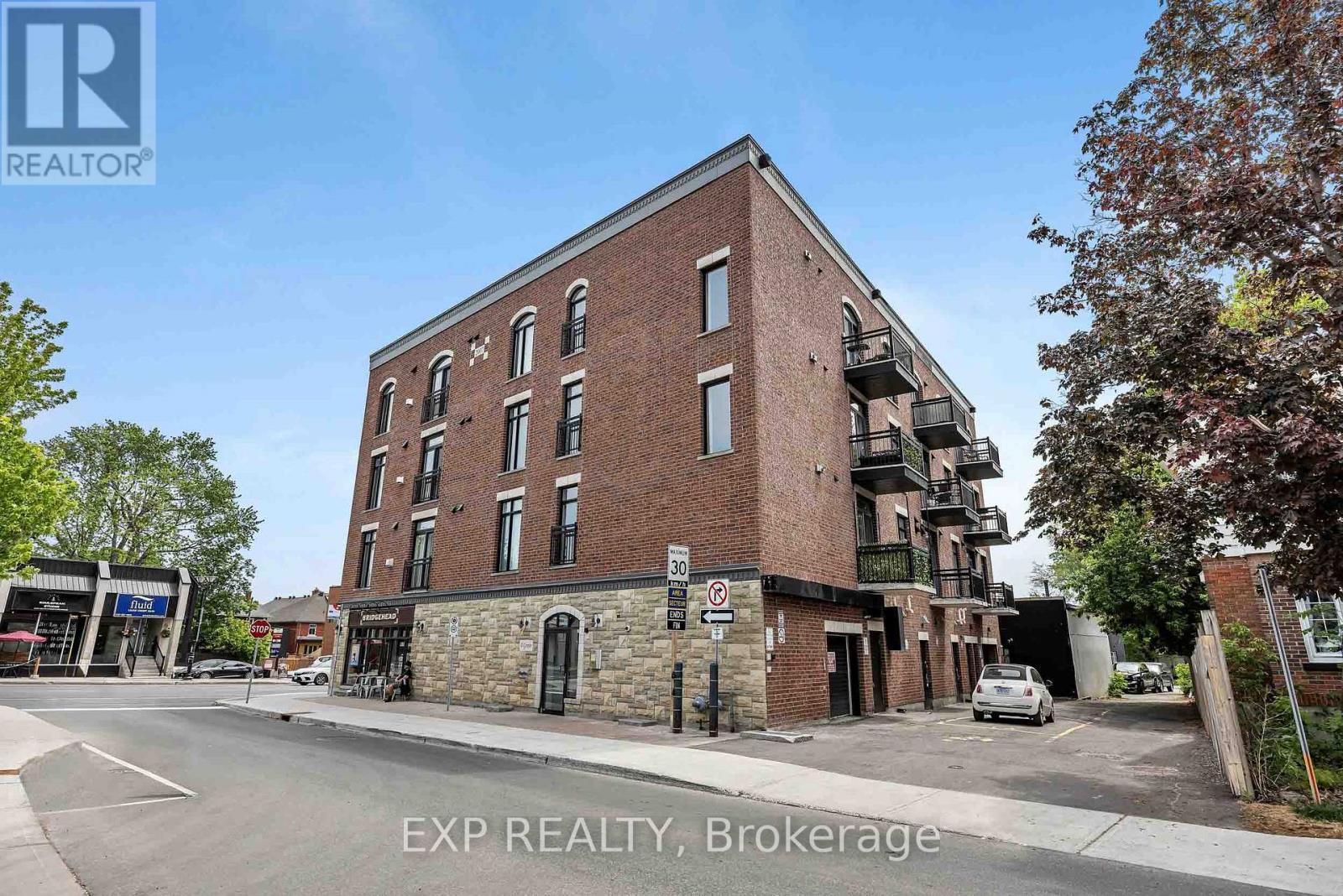 305 - 6 Grove Avenue Property Photo 2