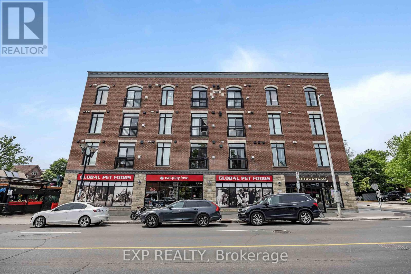 305 - 6 Grove Avenue Property Photo 4
