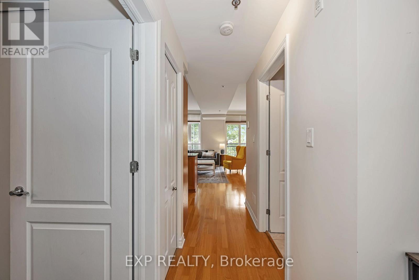305 - 6 Grove Avenue Property Photo 11