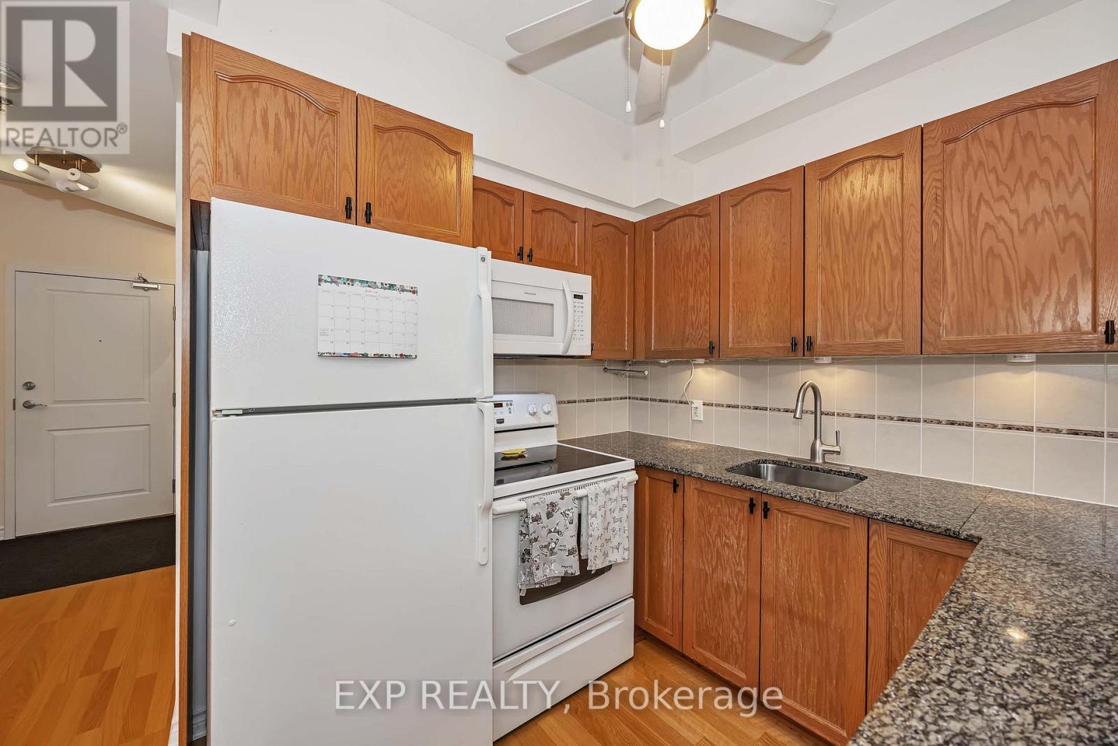 305 - 6 Grove Avenue Property Photo 14