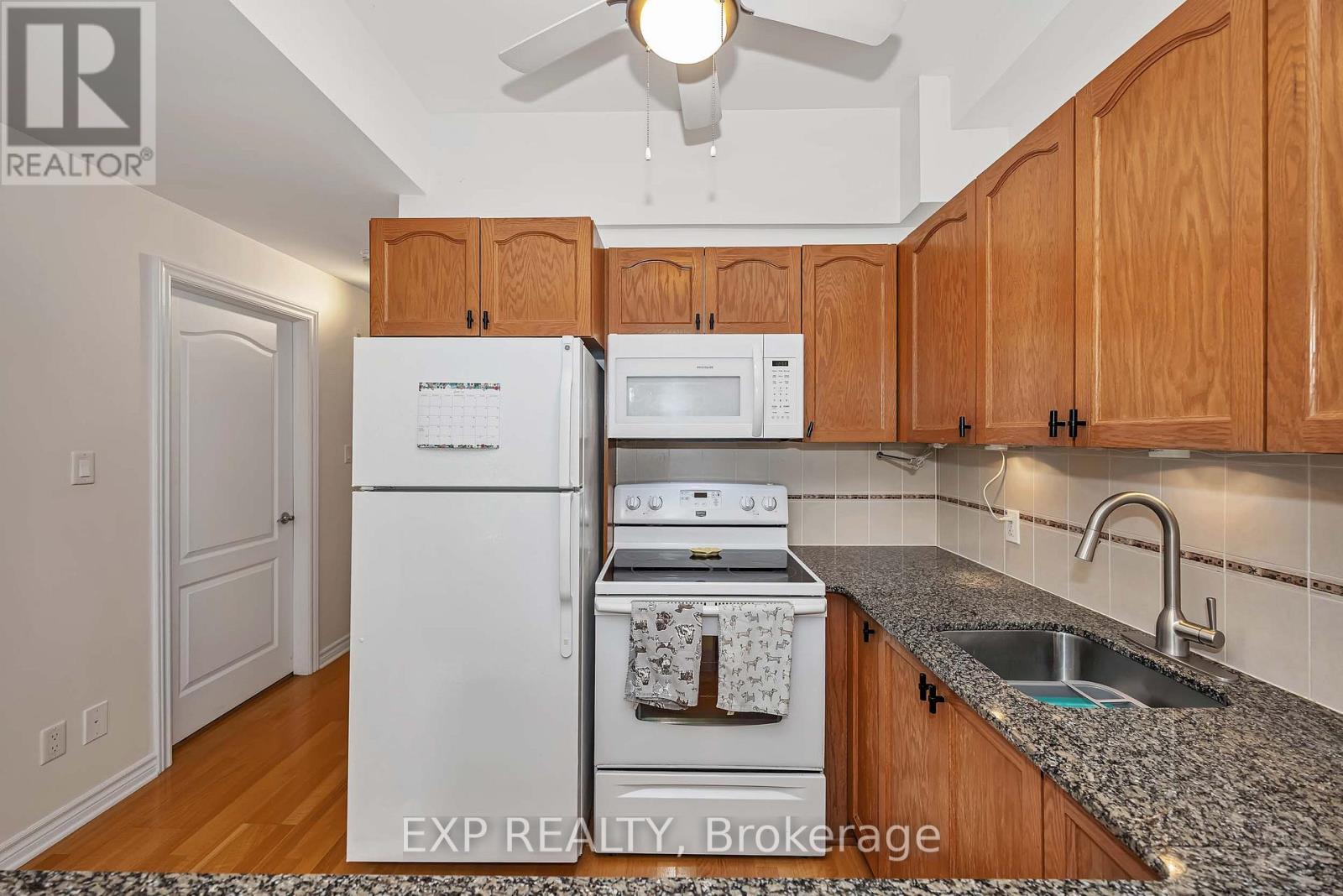 305 - 6 Grove Avenue Property Photo 15