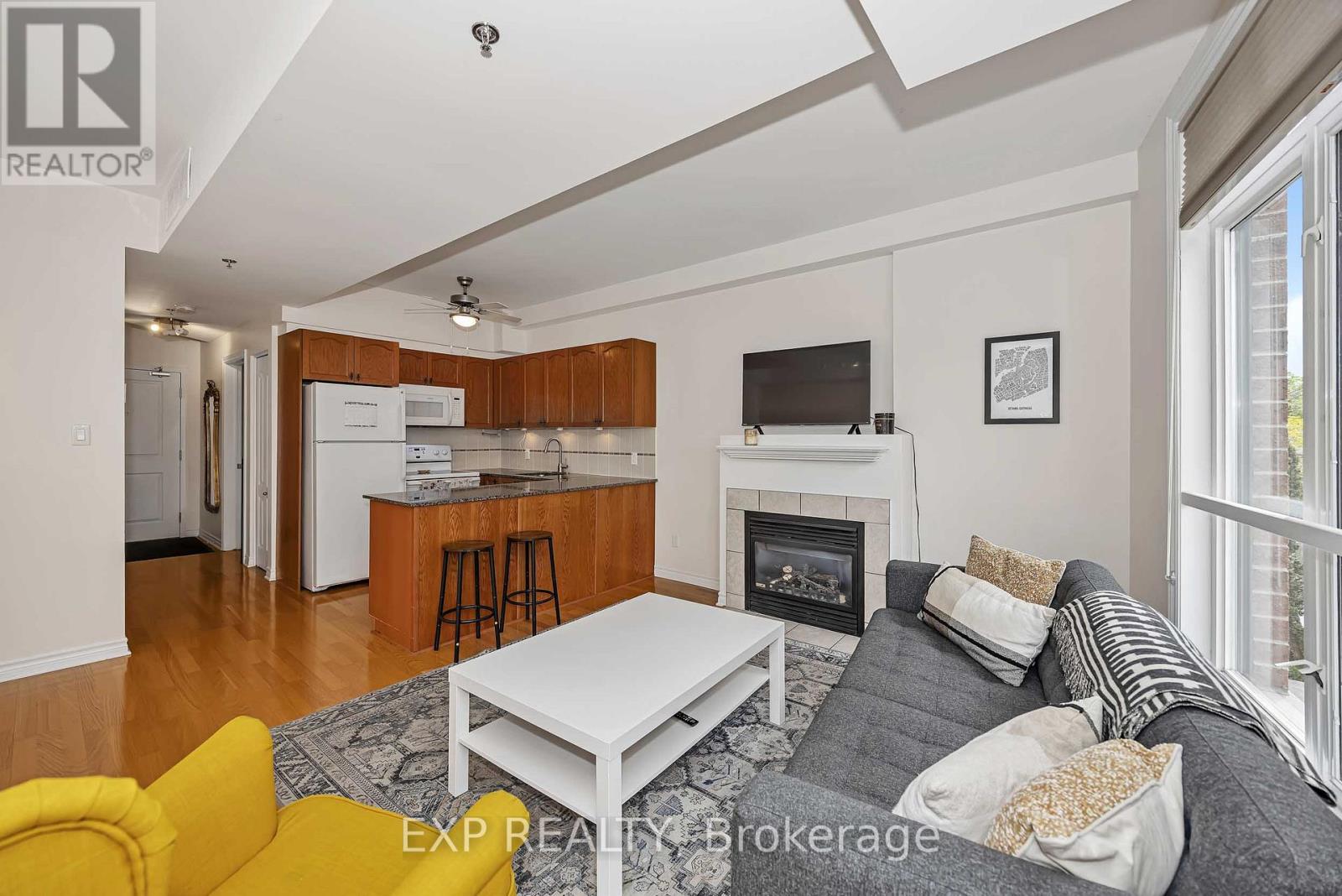 305 - 6 Grove Avenue Property Photo 21