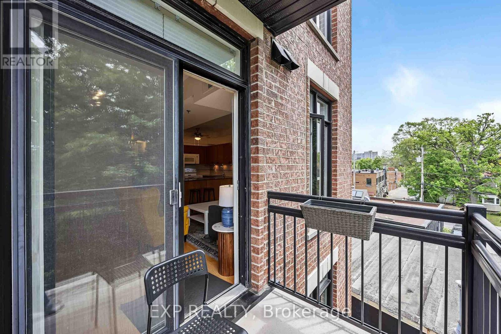 305 - 6 Grove Avenue Property Photo 26