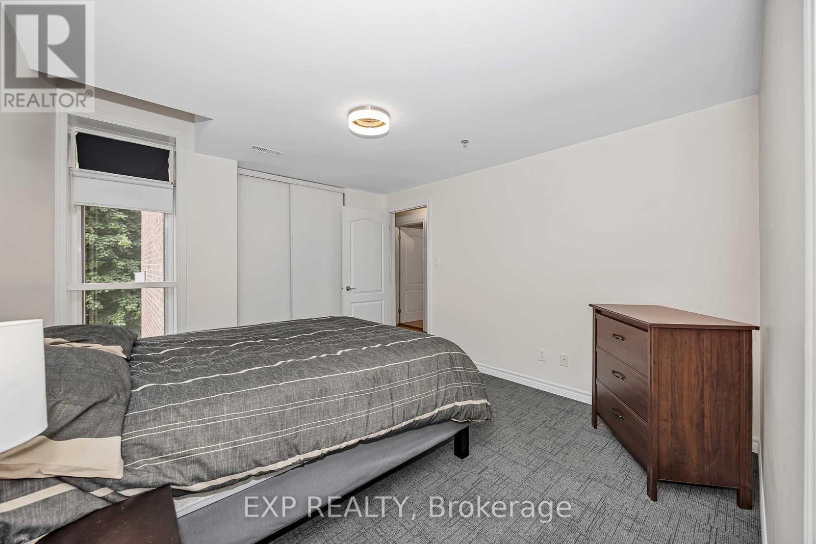 305 - 6 Grove Avenue Property Photo 30